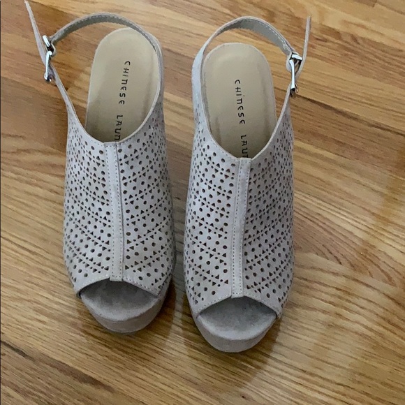 Chinese Laundry Size 8 Nude Laser Cut Wedge